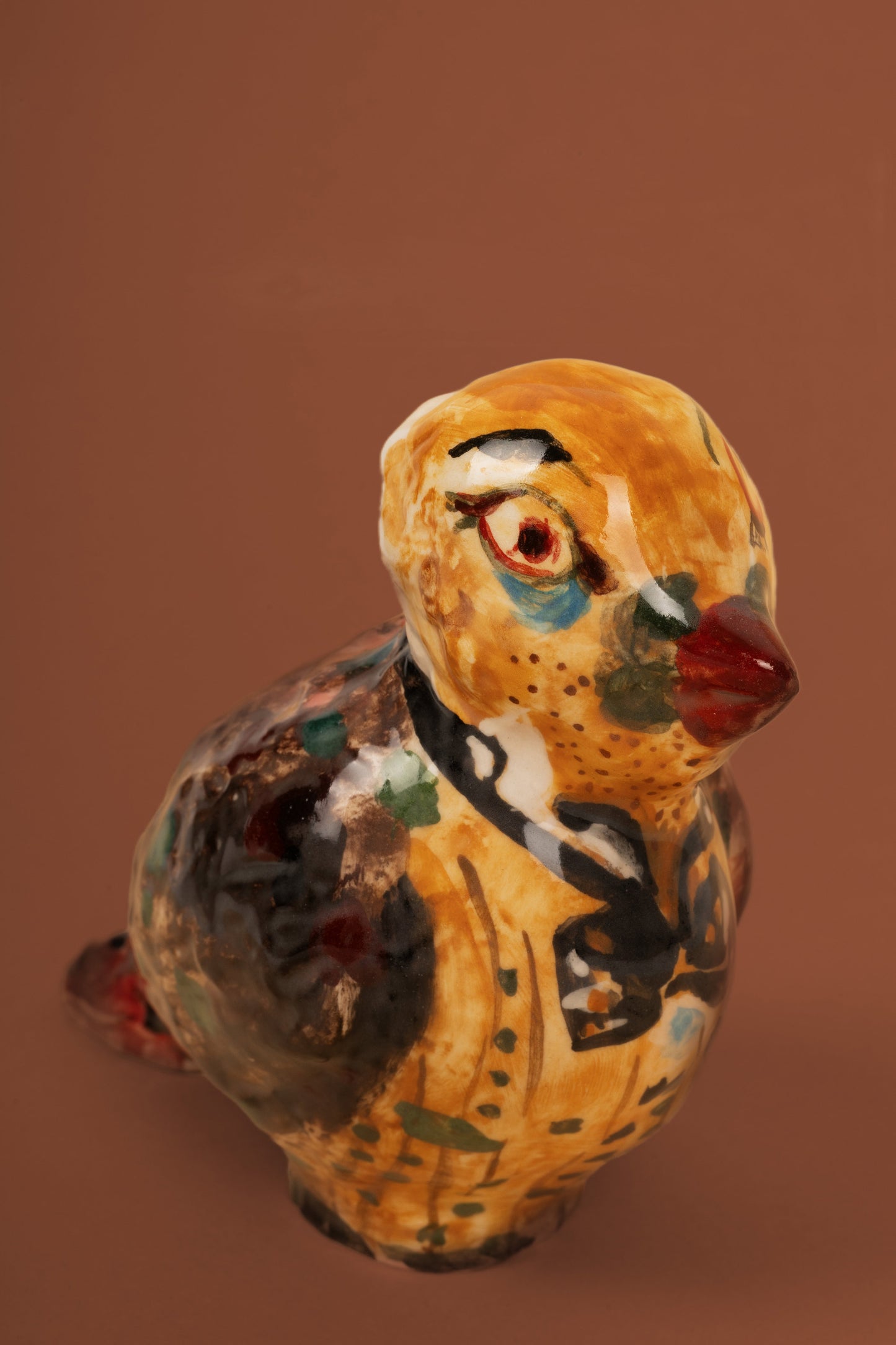 ხელოვნების ობიექტი "ჩიჟიკი" ყვითელი