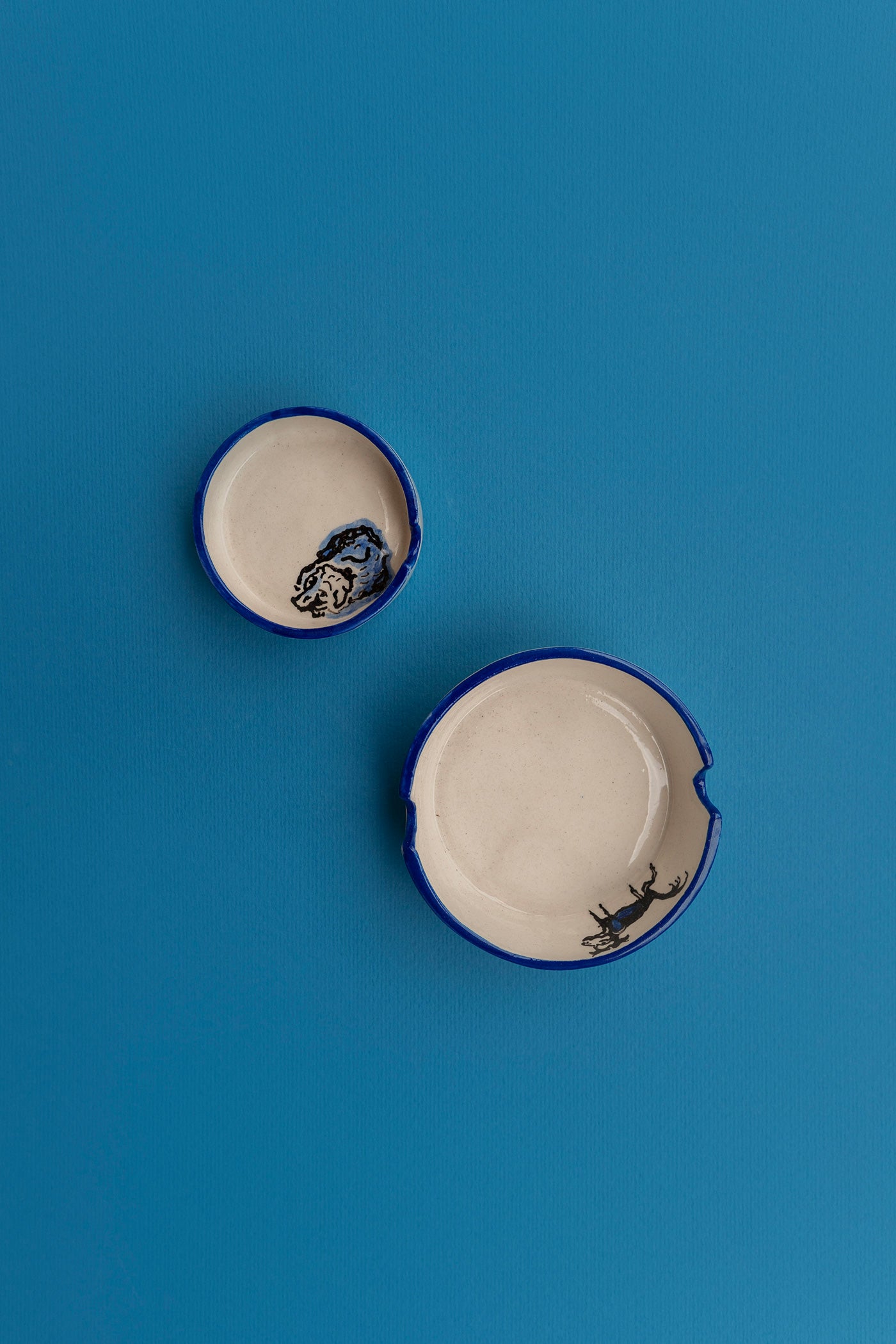 პატარა საფერფლე "ჩვენი უბნის ძაღლები"