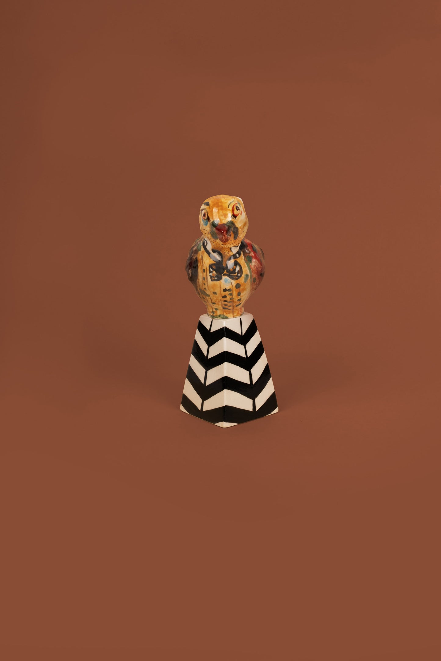 ხელოვნების ობიექტი "ჩიჟიკი" ყვითელი