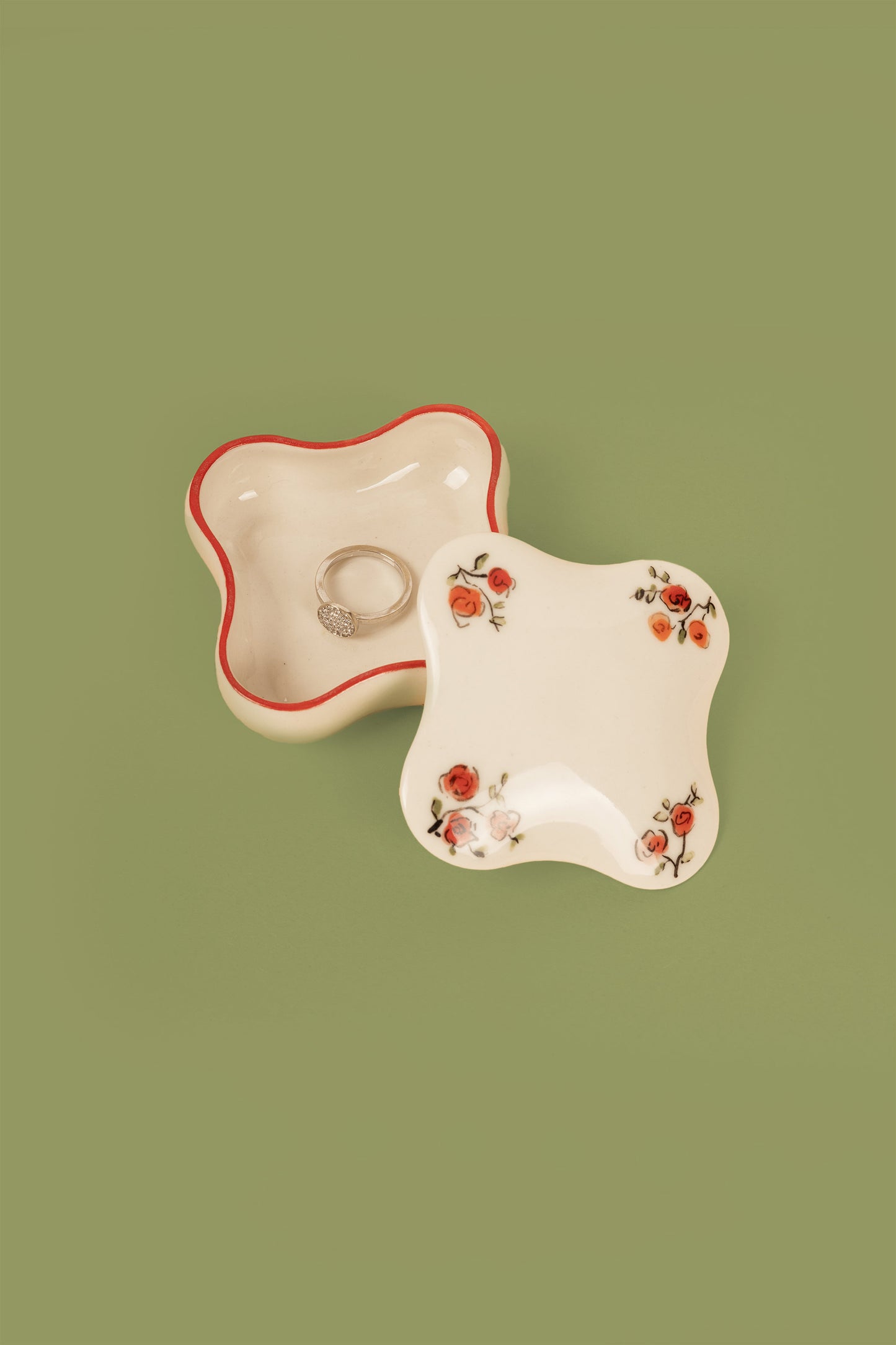 პატარა ყუთი სამკაულებისთვის "ქუთაისის ვარდები"