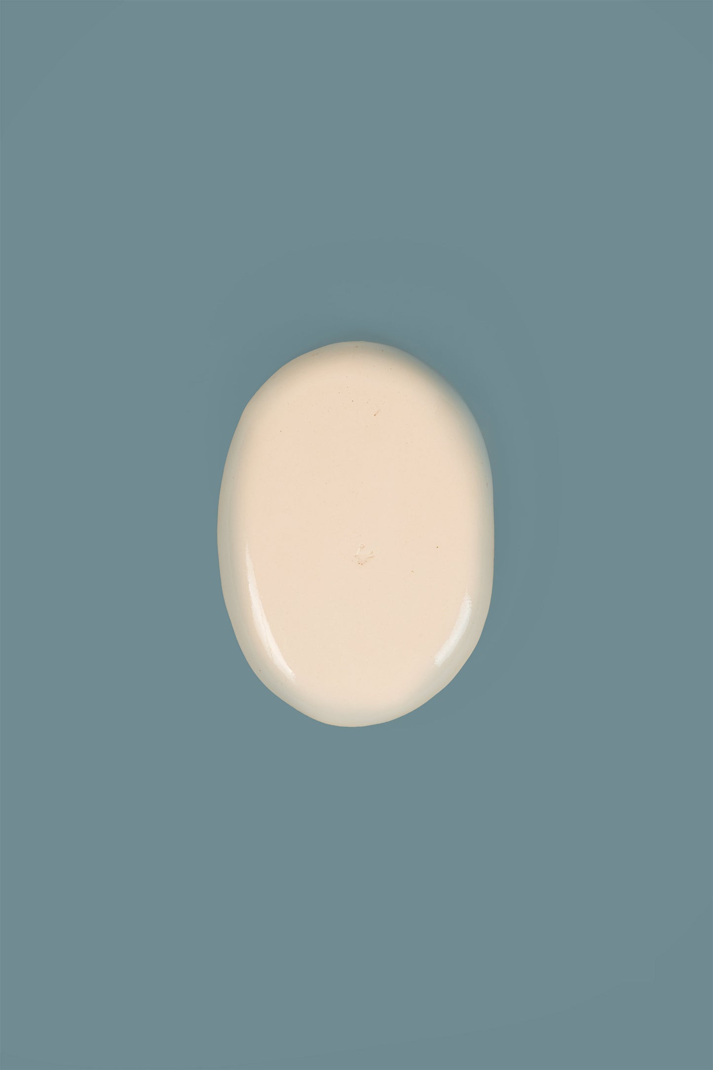 პატარა მწვანე ოვალური თეფში